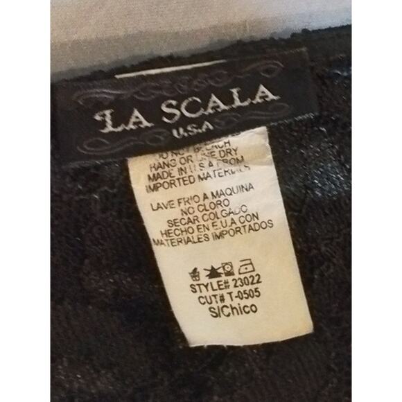 Voltage La Scala Lace Formal Dress - Picture 8 of 8